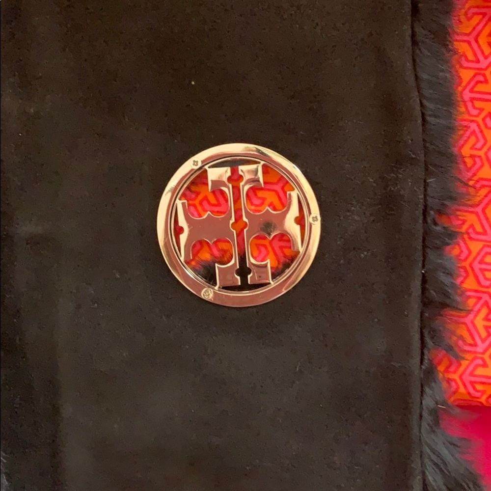 Tory Burch black Rabbit fur logo handbag w chain - Picture 5 of 8